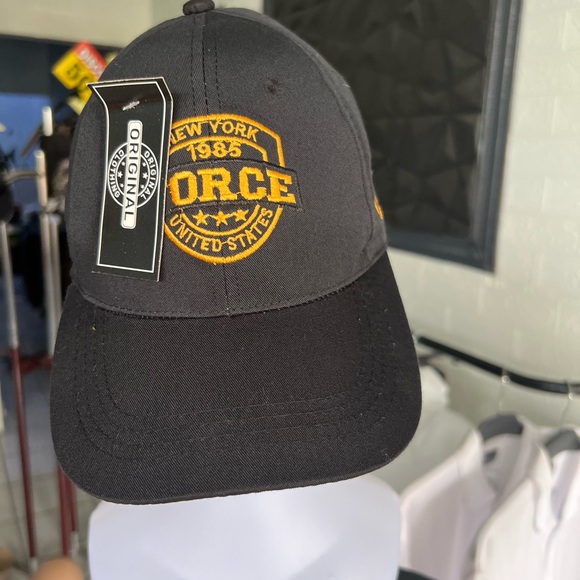 Universal Hat - Picture 16 of 16